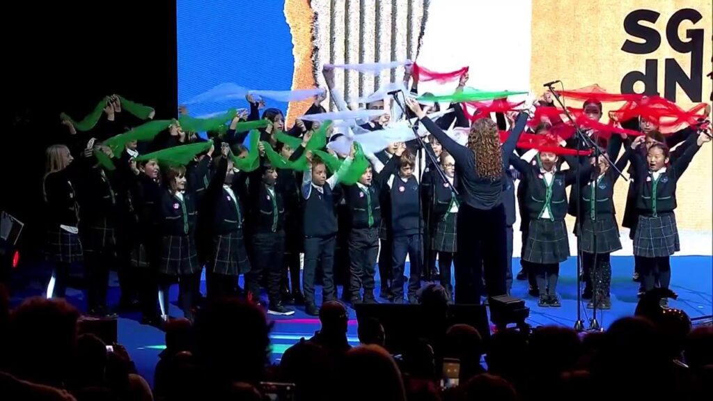 I bambini del coro del Seraphicum aprono gli Stati Generali della Natalità 2025 alla presenza del Presidente Mattarella